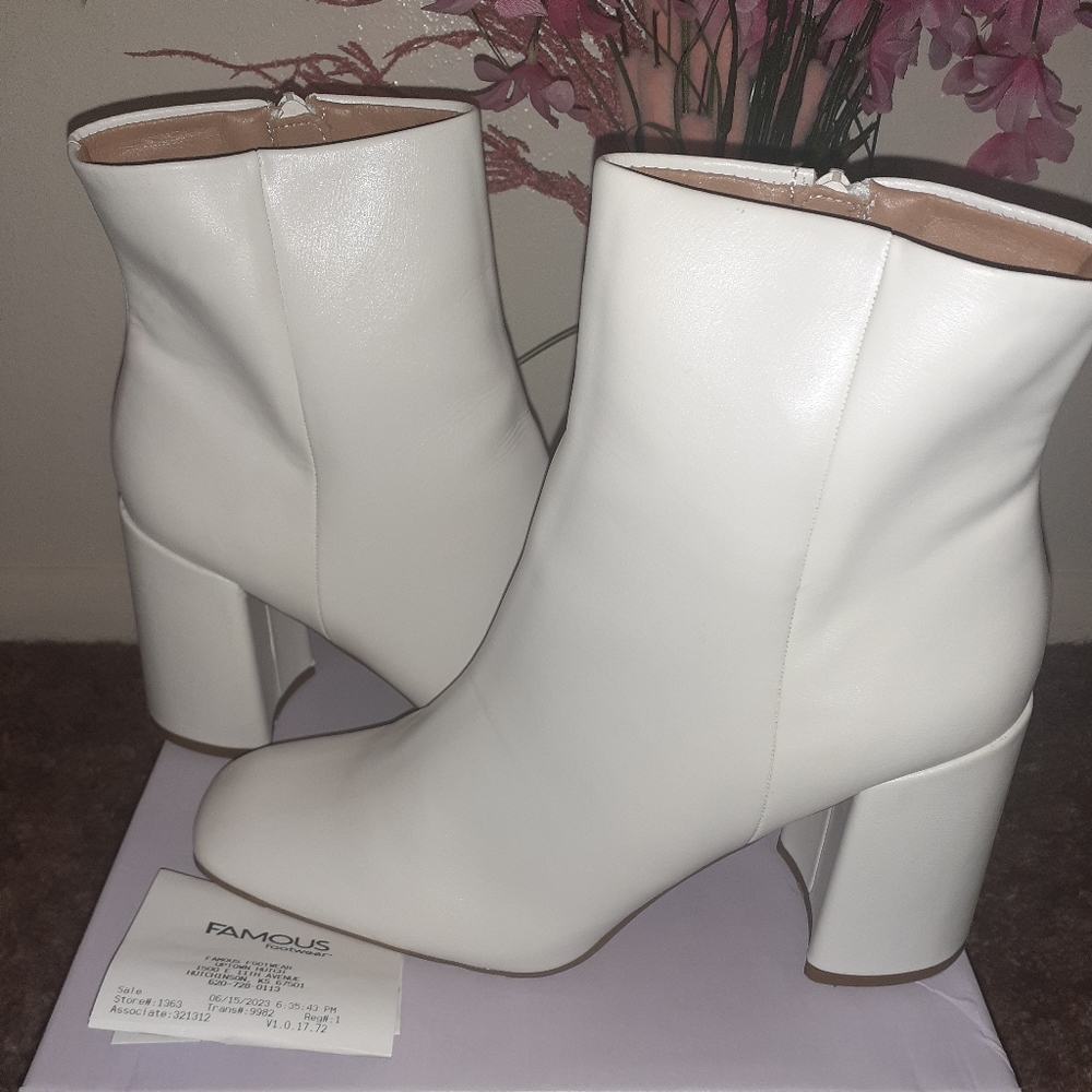 White ankle boot - Picture 2 of 6